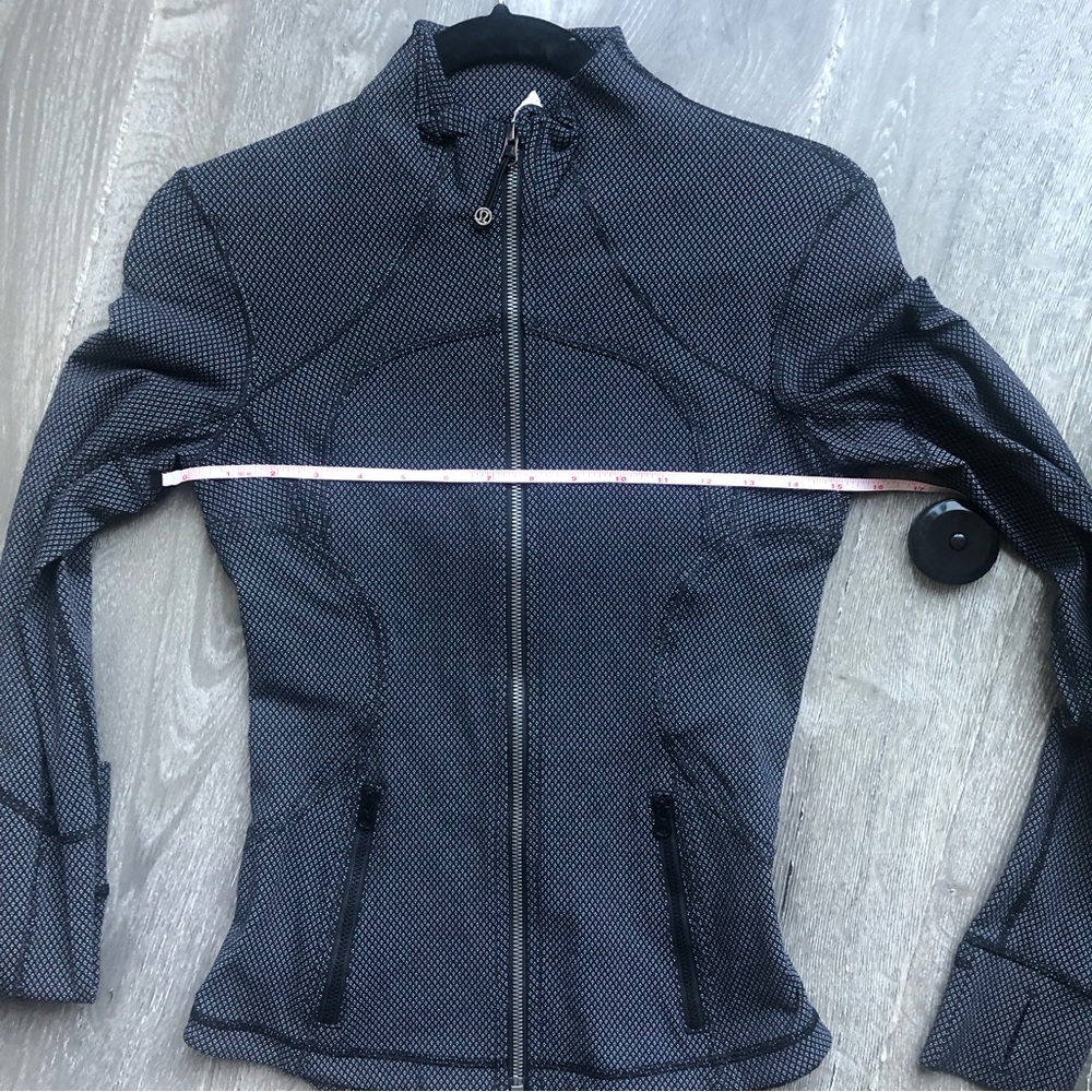 Lululemon Forme Jacket - Picture 15 of 16